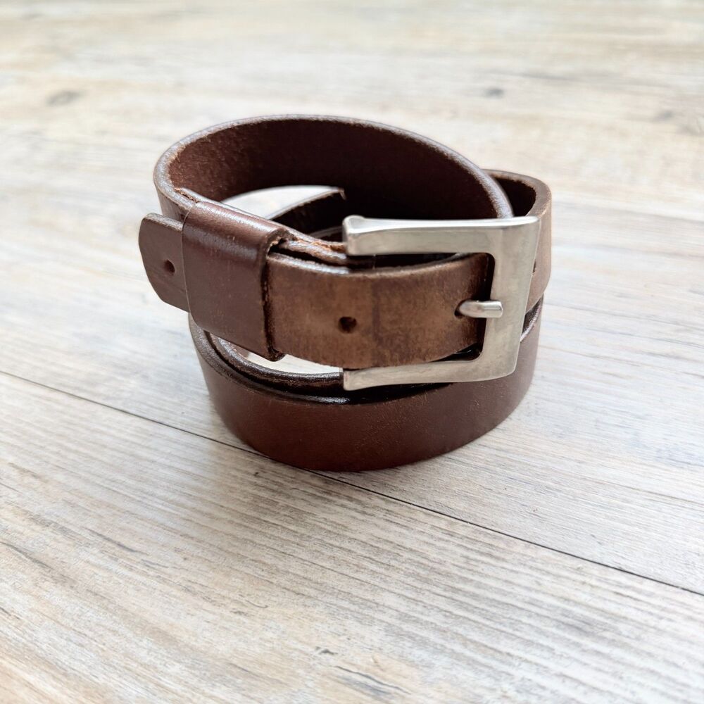 Petite Sophisticate Genuine Leather Belt Brown Size 32 Made in Italy Vintage